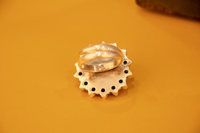 Essence Fine Green Flower Pearl Classic Ring