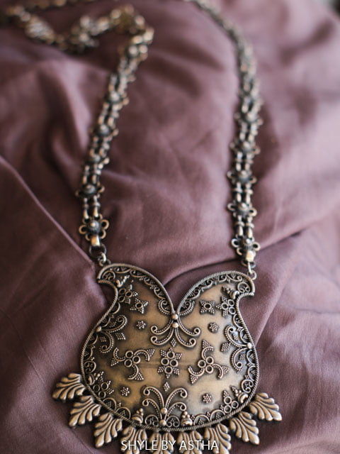 Mizoya Intricate Flora Art Necklace
