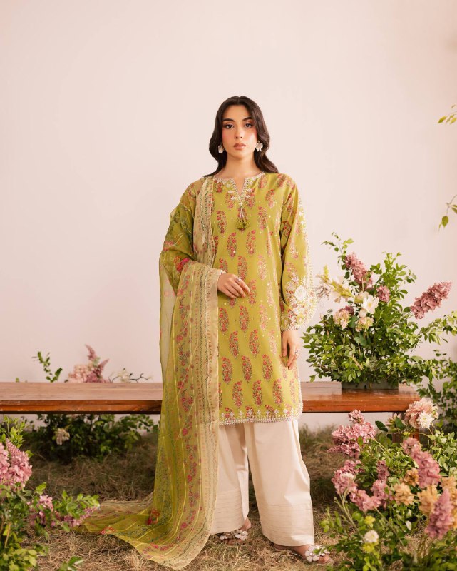 Timeless Charm The Perfect Ethnic Ensemble