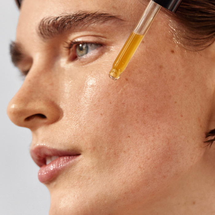 True Botanicals-A True Transformation-Skincare-TB_TrueTransformation_Model-The Detox Market |
