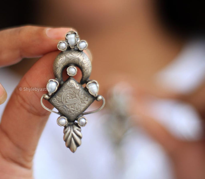 Adya Carved Studs
