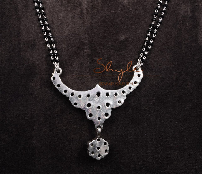 Adya Jadau Multistone Fine Mangalsutra