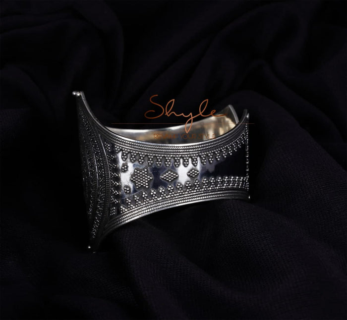 Anvaya Concentric Classic Kada