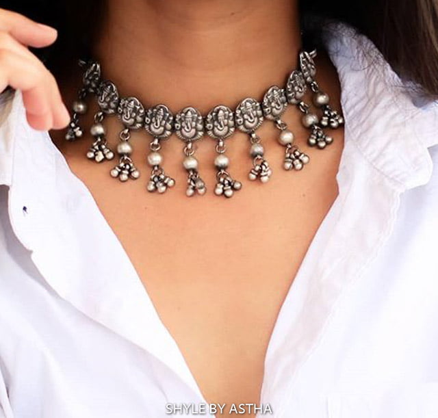 Anvaya Ganesha Ghughri Choker