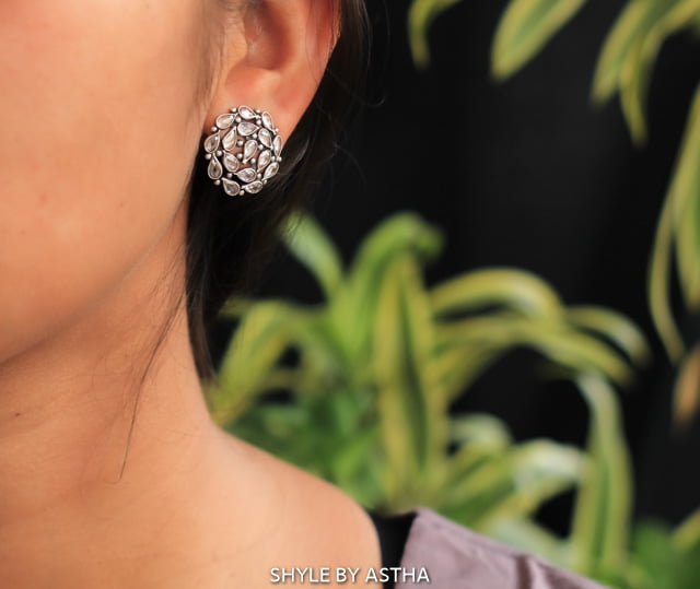 925 pure silver scintillating stone stud earrings