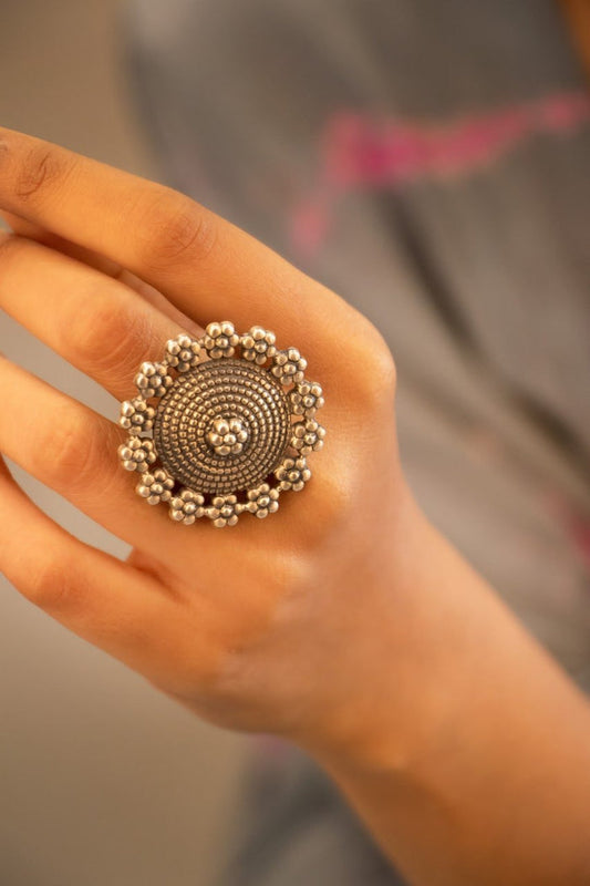 Mizoya Flower Border Concentric Classic Ring