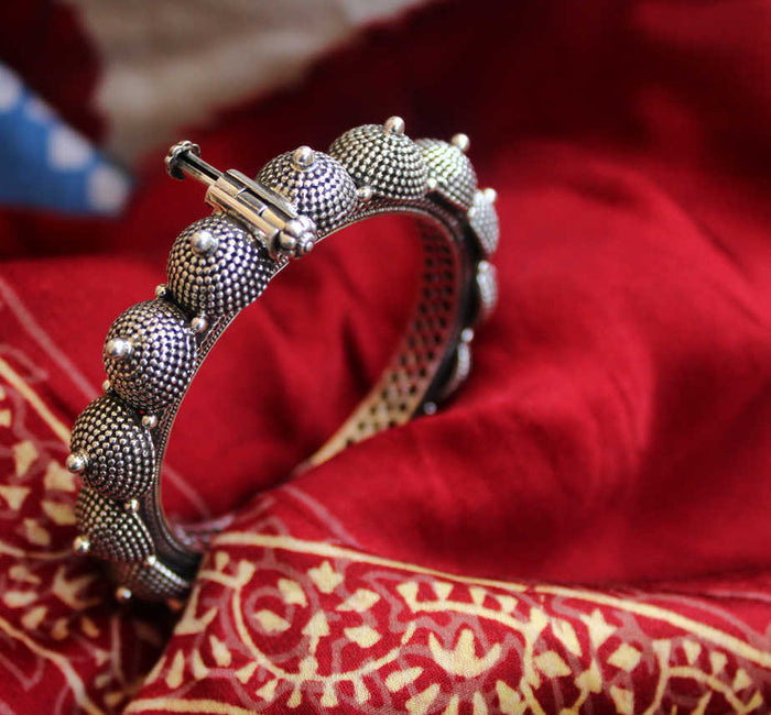 Mizoya Spiked Daana Art Kada