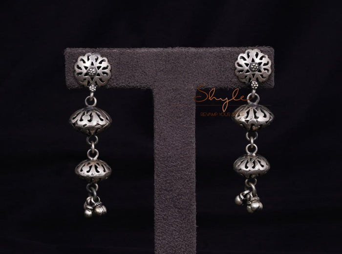 Moh Fine Carved Layered Earrings