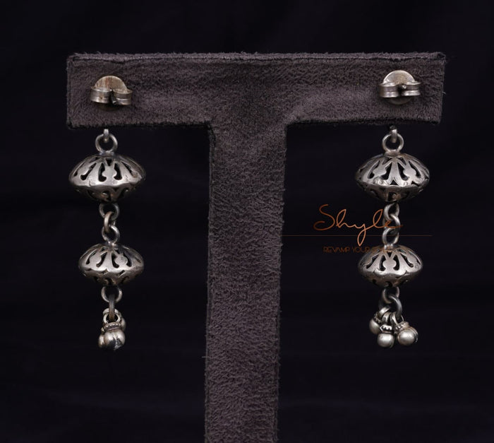 Moh Fine Carved Layered Earrings