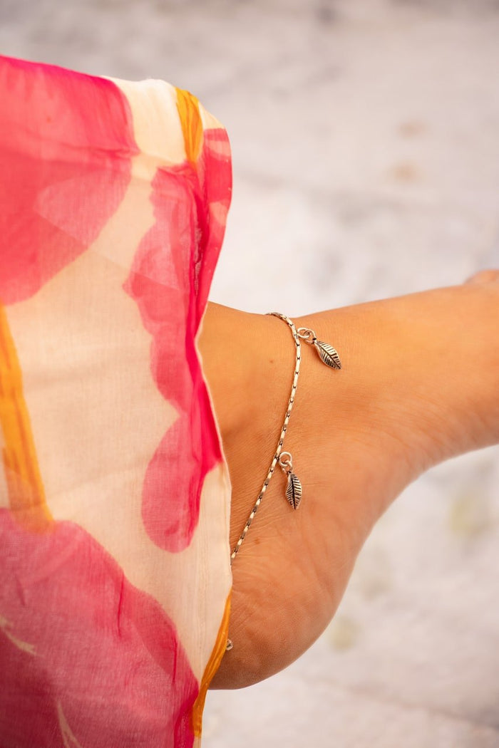Moh Intricate Leaf Drop Versatile Anklet Pair