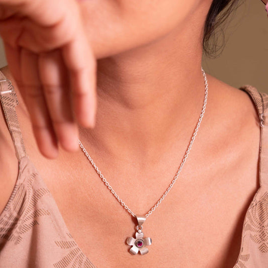Moh Raani Stone Flower Pendant