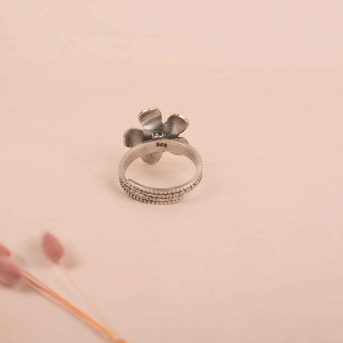 Moh Raani Stone Flower Ring