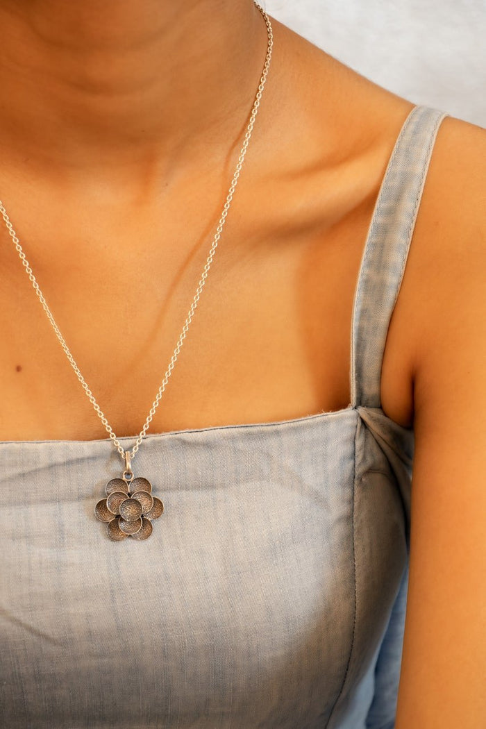 Moh Textured Flower Necklace