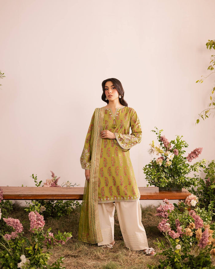 Timeless Charm The Perfect Ethnic Ensemble